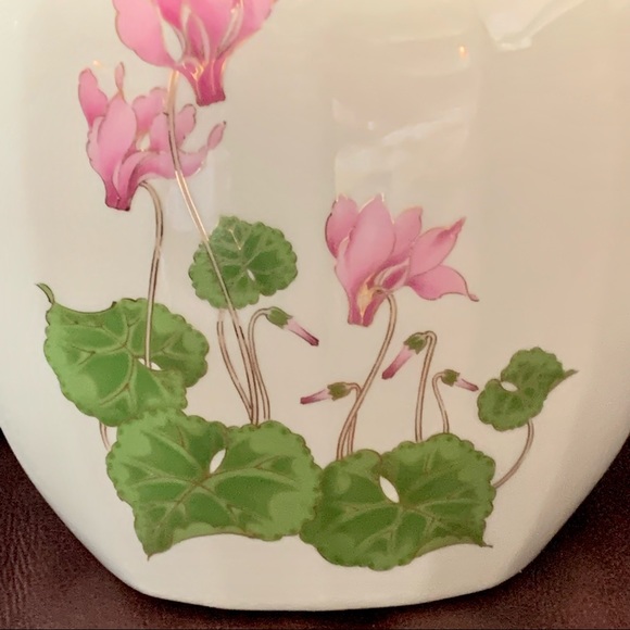 Otagiri Japan Cyclamen Collection 6” Porcelain Vase Pink Iris Gold Trim - Picture 4 of 10